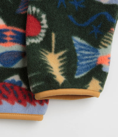 Patagonia Lightweight Synchilla Snap-T Fleece in Salmon Energy: Old Growth Green