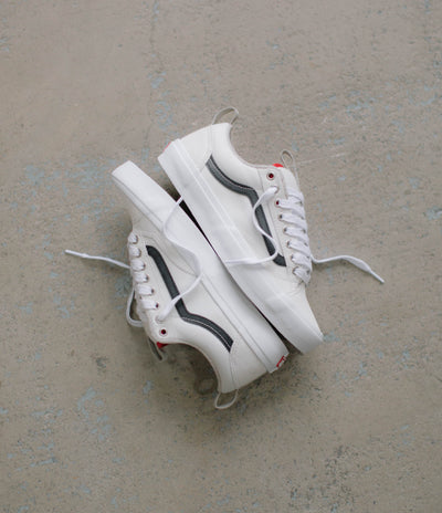 Vans Skate Old Skool 36+ Shoes in Antique White and Black