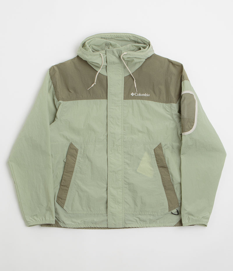 Columbia Challenger II Windbreaker Jacket in Safari and Stone Green