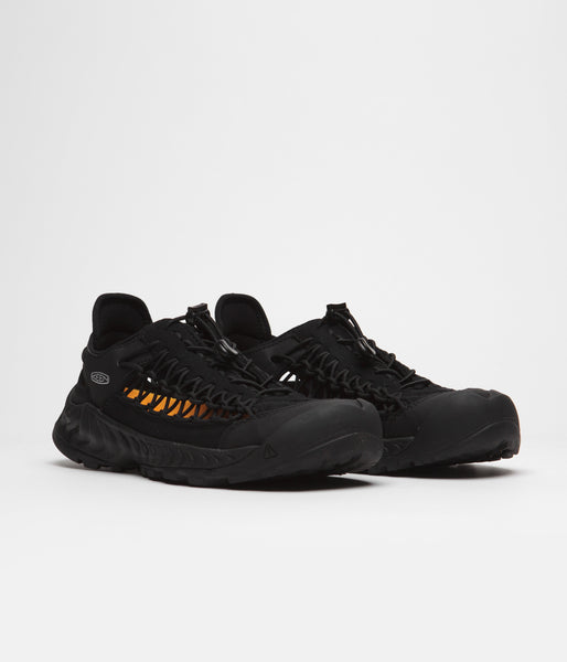Keen Uneek NXIS Shoes - Triple Black / Black | flatspot