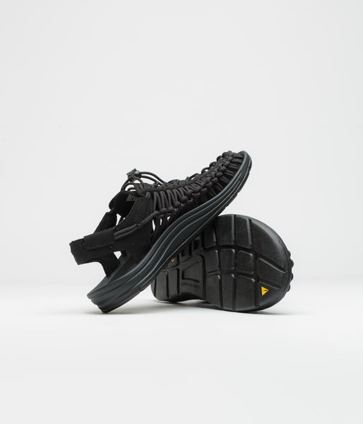 Keen Uneek Sandals - Black / Black | flatspot