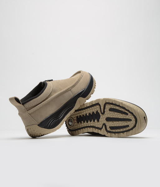 Nike ACG Izy Shoes - Khaki / Limestone - Black - Limestone | flatspot