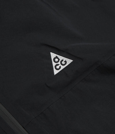 Nike ACG Morpho Rain Jacket in Black and Black / Summit White