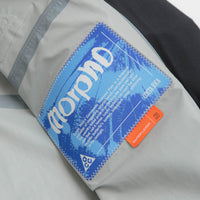 Nike ACG Morpho Rain Jacket in Black and Black / Summit White thumbnail