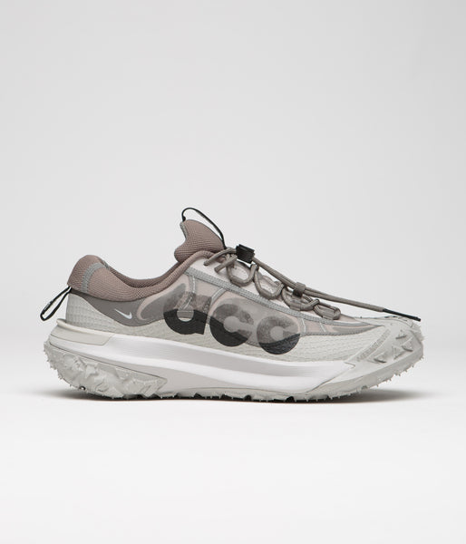春のコレクション nike-acg-mountain-fly-2-low- シューズ