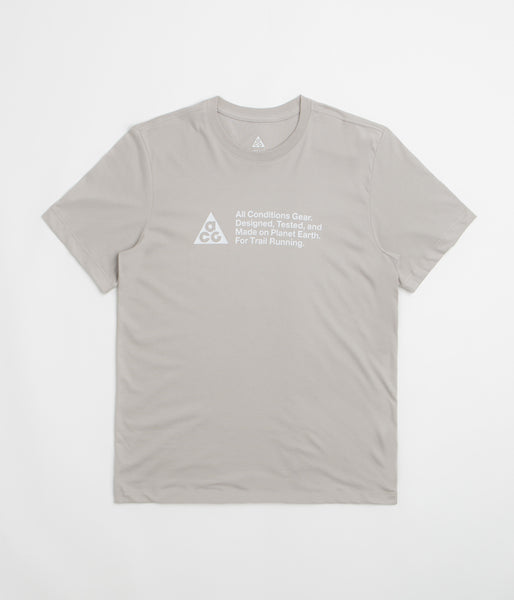 新品未使用希少国内未発売カラーNIKE ACGグラフィックTシャツグレー