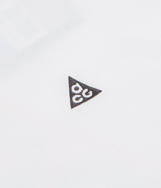 nike-acg-tri-logo-t-shirt-