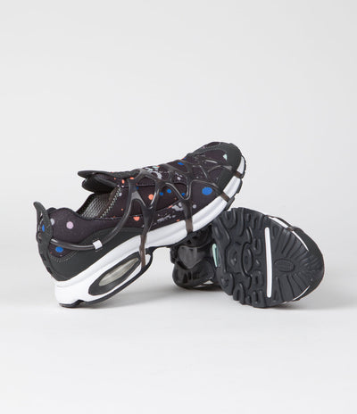 Nike Air Kukini SE Shoes in Black and Anthracite and White - Phantom