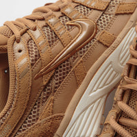 Nike P-6000 SE Shoes in Flax and Flax and Metallic Gold - Sail thumbnail
