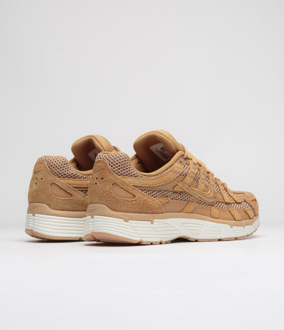Nike P-6000 SE Shoes in Flax and Flax and Metallic Gold - Sail