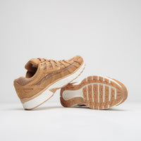 Nike P-6000 SE Shoes in Flax and Flax and Metallic Gold - Sail thumbnail