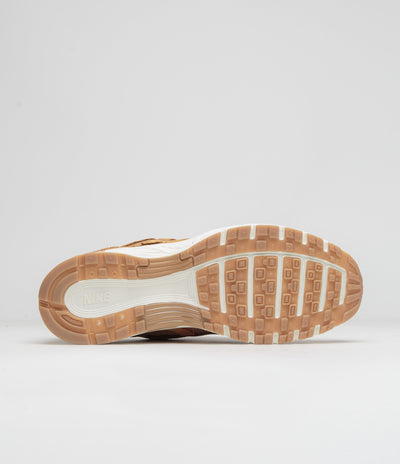 Nike P-6000 SE Shoes in Flax and Flax and Metallic Gold - Sail