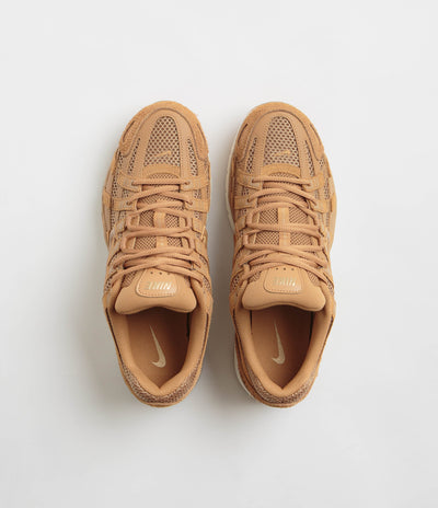Nike P-6000 SE Shoes in Flax and Flax and Metallic Gold - Sail