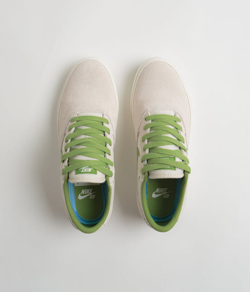 nike sb chron slr suede mix sneakers in white