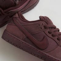 Nike SB Dunk Low Premium Shoes - Burgundy Crush / Dark Team Red - Earth thumbnail