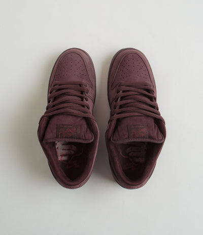 Nike SB Dunk Low Premium Shoes - Burgundy Crush / Dark Team Red - Earth