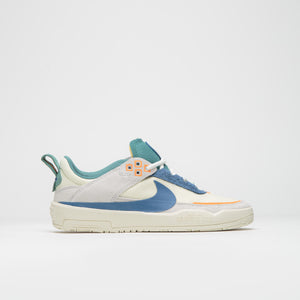 Sail / Court Blue
