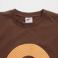 Pasteelo Grooves T-Shirt in Coffee thumbnail