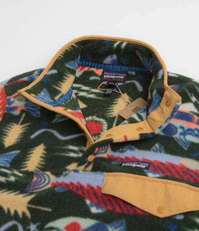 Patagonia Lightweight Synchilla Snap-T Fleece in Salmon Energy: Old Growth Green