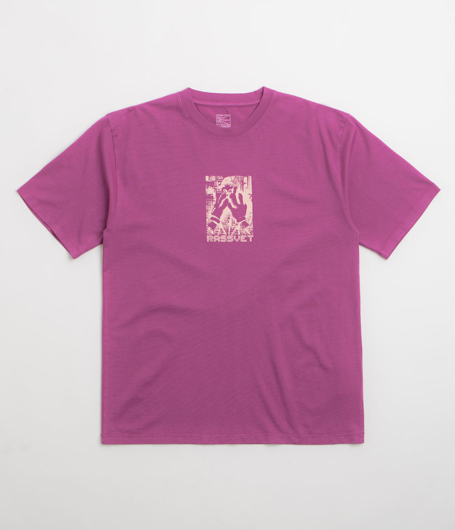 Rassvet Captek T-Shirt in Magenta