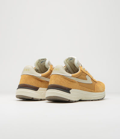 Stepney Workers Club Osier S-Strike Raw Suede Shoes - College Yellow