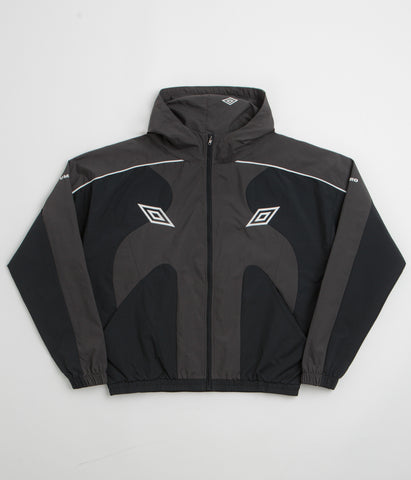umbro-guarding-masked-