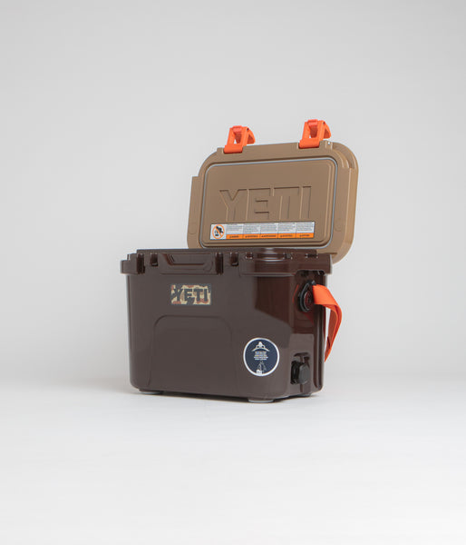 Yeti Roadie 15 Hard Cooler Wetlands Camo Flatspot