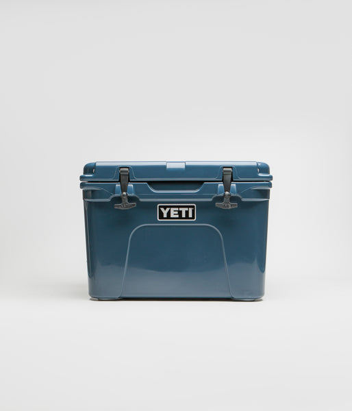 Yeti Tundra 35 Hard Cooler Navy Flatspot