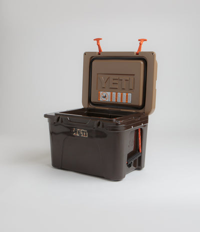 Yeti Tundra 35 Hard Cooler in Wetlands Brown