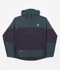 Nike ACG Sun Farer Jacket in Faded Spruce and Gridiron / Black / Summit White
