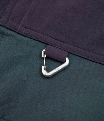 Nike ACG Sun Farer Jacket in Faded Spruce and Gridiron / Black / Summit White