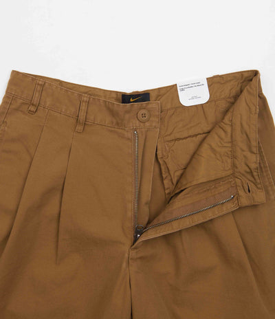 Nike Pleated Chino Shorts - Ale Brown / White