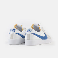 Nike SB Bruin React Shoes in Summit White and Signal Blue and Summit White thumbnail