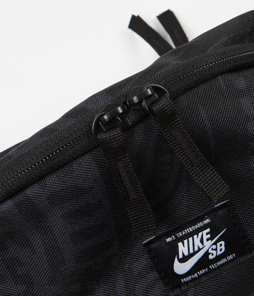 Nike sportswear heritage hip pack 2025