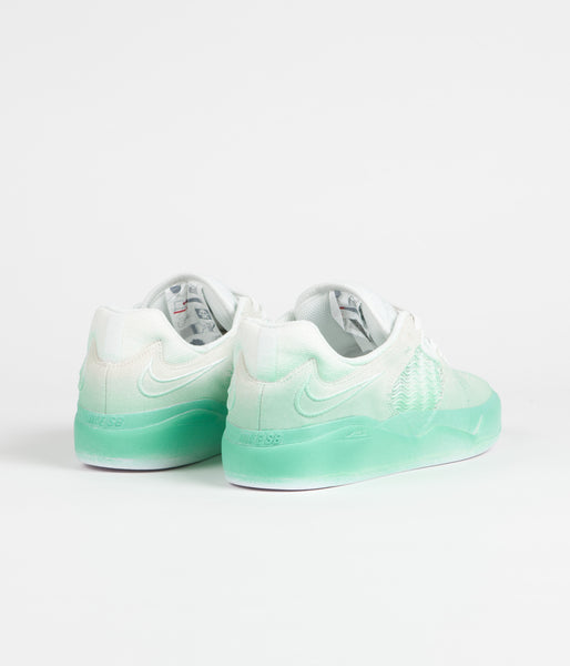 light menta nike