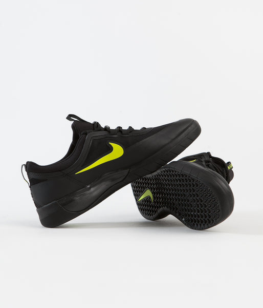 nike nyjah free black