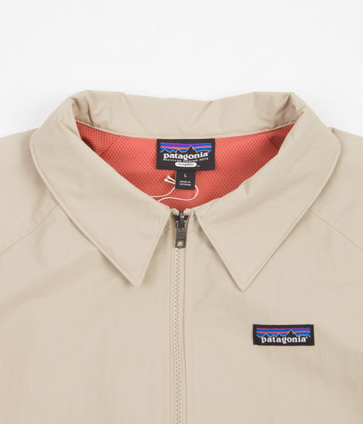 Patagonia baggies clearance jacket pumice