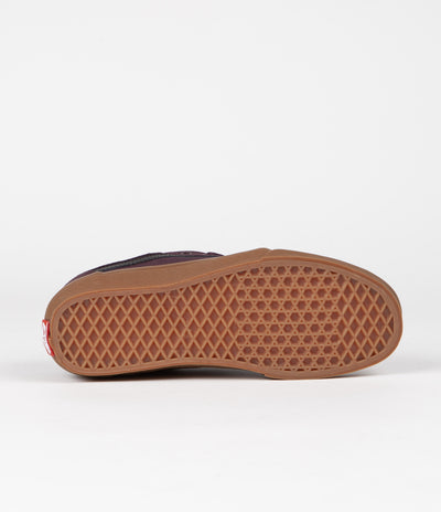 Vans Chukka Low Sidestripe Shoes in Port and Gum