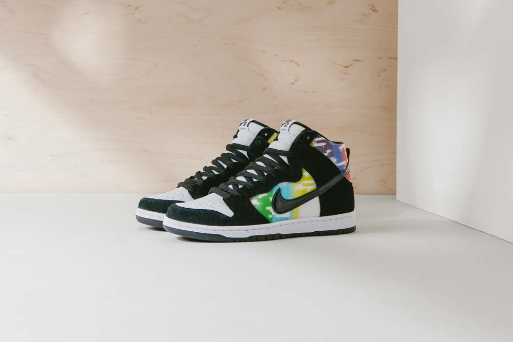 Nike SB Dunk High 'TV Signal'
