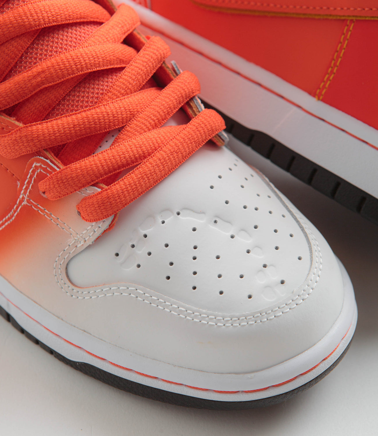 Nike SB Dunk High Pro Shoes - Amarillo / Orange - White