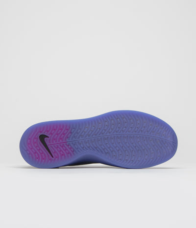 Nike SB Nyjah 4 Shoes in Light Thistle and Black and Light Thistle
