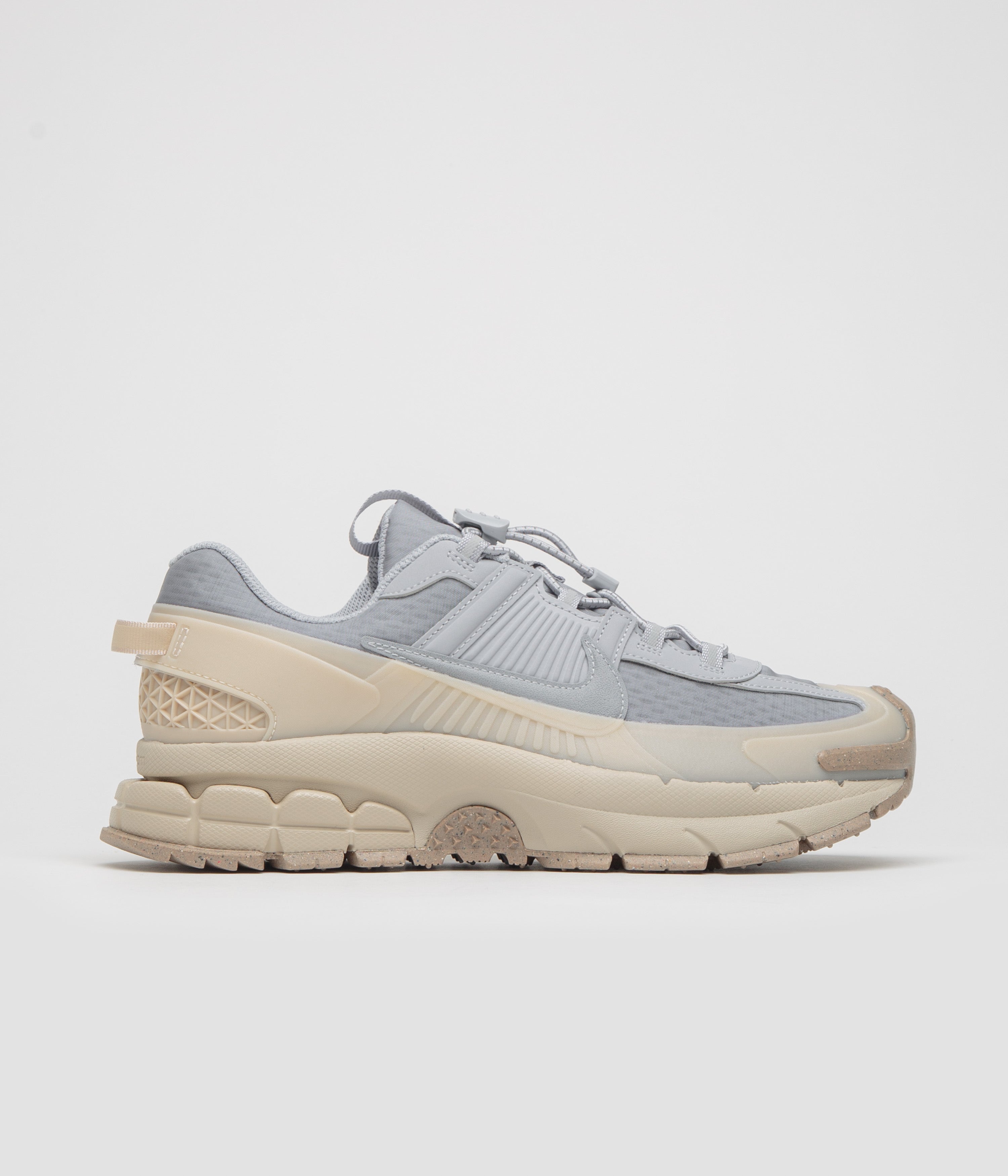 Nike Vomero Roam Shoes in Wolf Grey and Wolf Grey and Sanddrift - Hemp