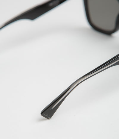 A.P.C. John Sunglasses in Black