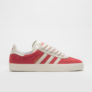 Better Scarlet / Chalk White / Gold Metallic
