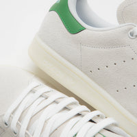 Adidas Stan Smith Shoes in FTWR White and Green / FTWR White thumbnail