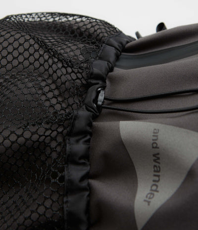 and wander PE CO 20L Day Pack in Grey