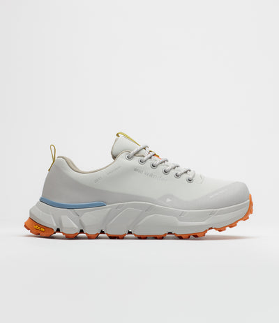 and wander Waterproof Trek Low Shoes - Off White
