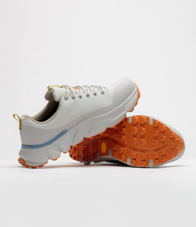 and wander Waterproof Trek Low Shoes - Off White