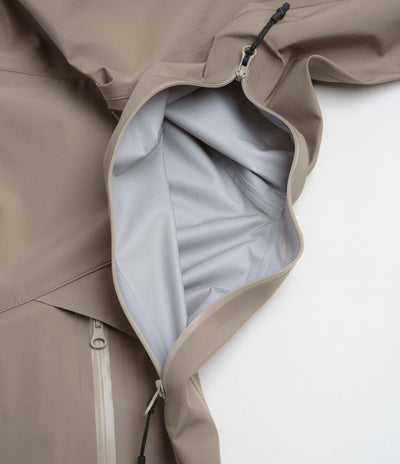 Cayl 2 Light Shield Jacket in Beige