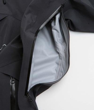 Cayl 2 Light Shield Jacket in Black